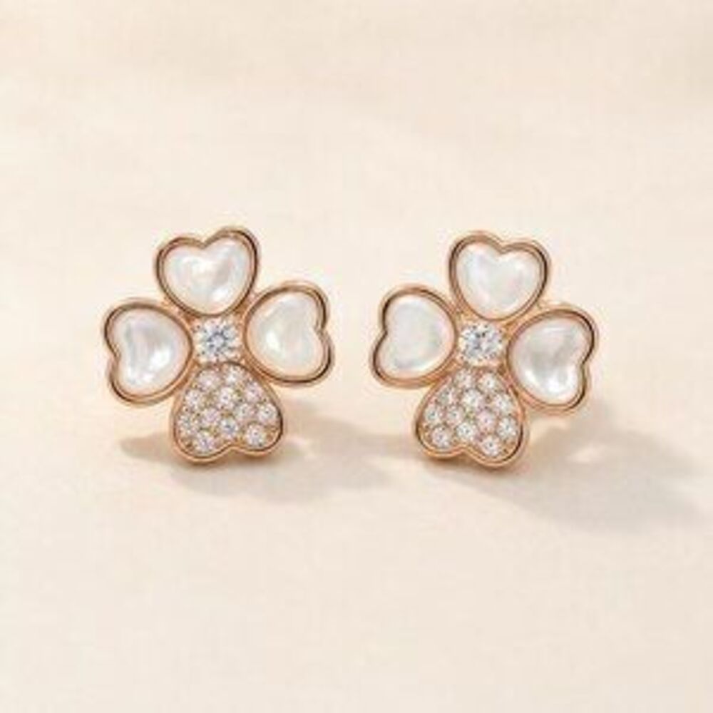 Van Cleef & Arpels Signature Earrings Style 3 New with Box